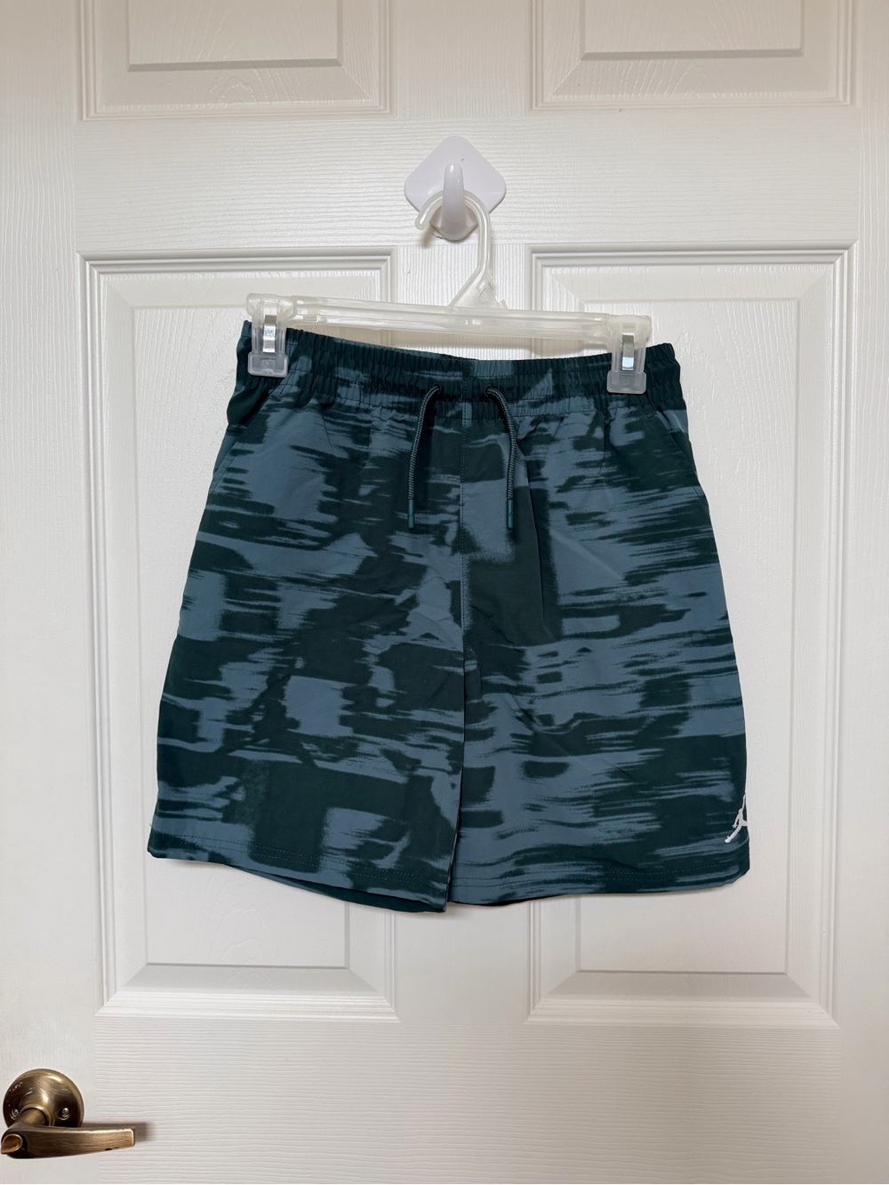 Nike Air Jordan Flight MVP Boys Green and Slate Performance Shorts Size Medium